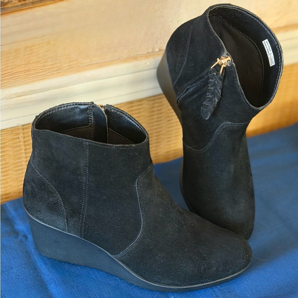 CROCS Black Zip Up Wedge Ankle Booties with Gold Zipper